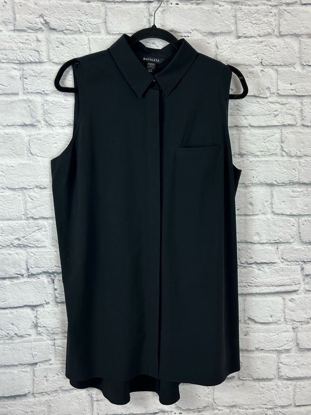 Athleta Urbanite II Tank Top Black Sleeveless Button Down Collared Large